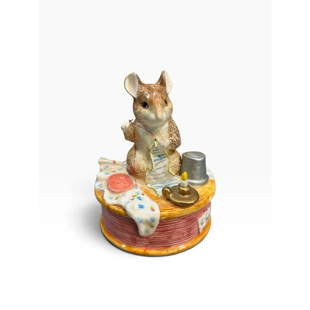 Enesco Beatrix Potter No More Twist Music Box Mouse Brahms Lullaby 1996 Works